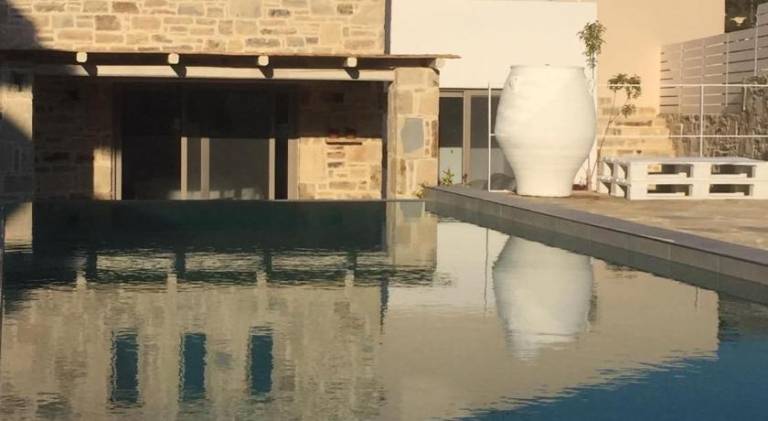 Villa with patio, pool & garden in Heraklion