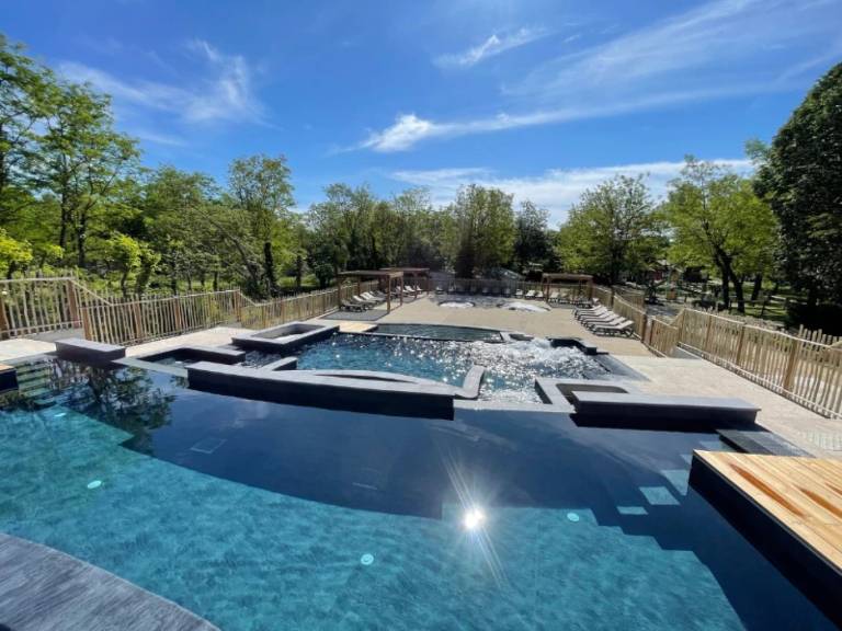 Camping 3 &eacute;toiles Piscine ccaiiah