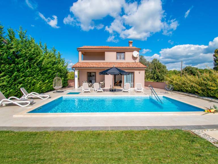 Beautiful vacation home with private pool & patio | Dogs allowed — photo 2