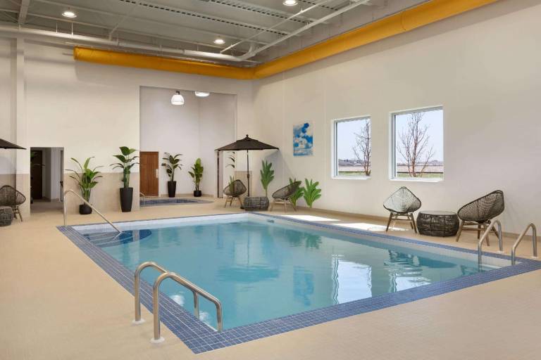 Microtel Inn & Suites by Wyndham Weyburn — photo 4