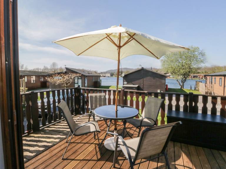 Cottage with pool & garden — photo 4
