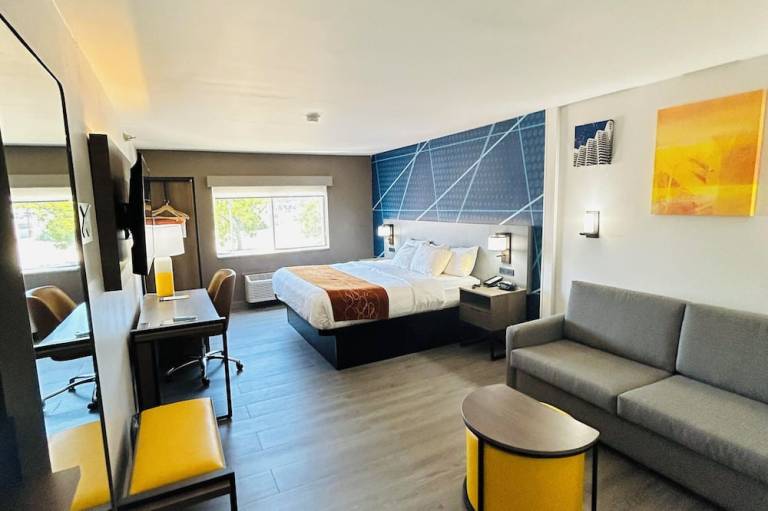 Comfort Suites Terre Haute University Area
