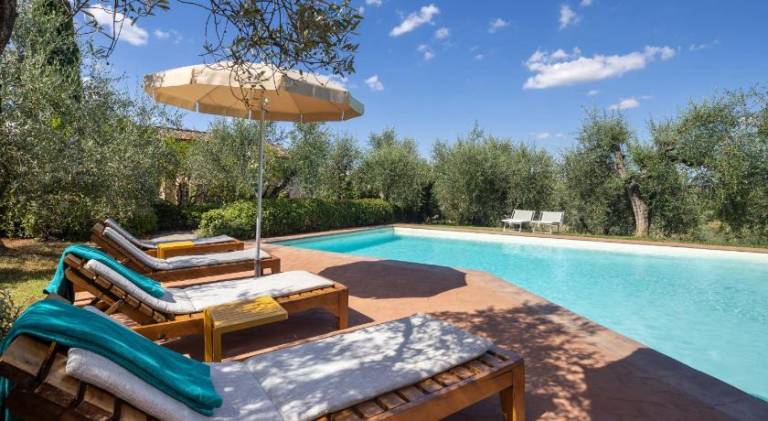 Fully equipped lovely villa with private pool, yard & barbecue | Perfect for remote work | Pet-friendly — photo 2