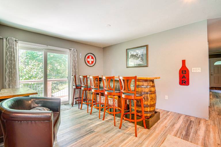Wilmington Retreat Near Trails, Skiing & Festivals — photo 2
