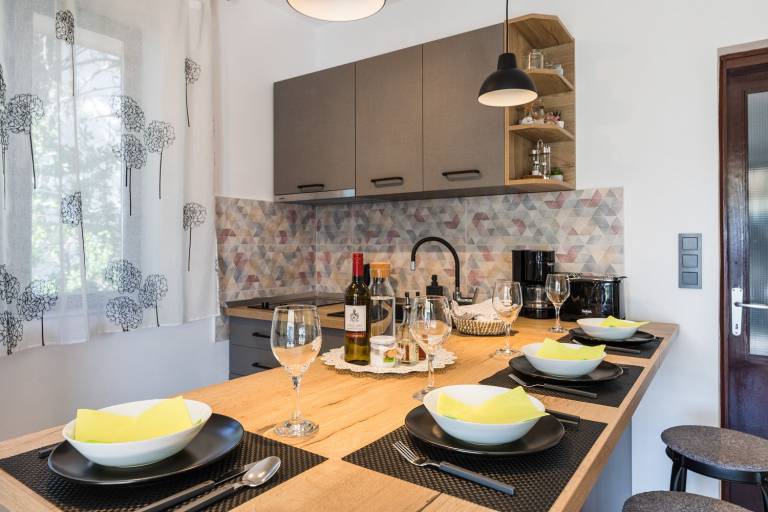 Charming flat just 150 metres from the beach with sea views, barbecue, WiFi — photo 3