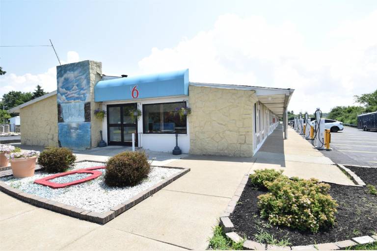 Motel 6 Hamburg, NY — photo 3