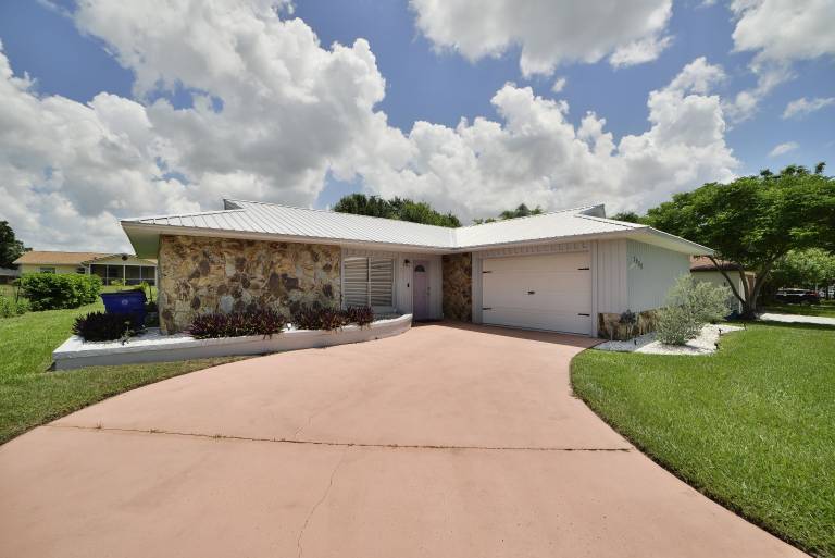 House  Sebring