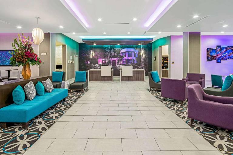 La Quinta Inn & Suites by Wyndham McAllen La Plaza Mall — photo 4