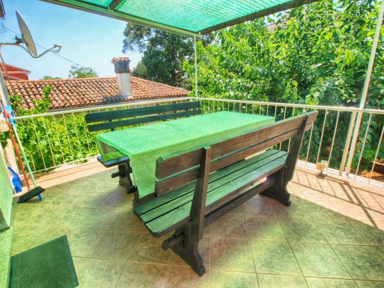 Rental apartment with patio — photo 5