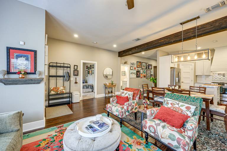 Artsy Bungalow w Yard in Dtwn San Antonio