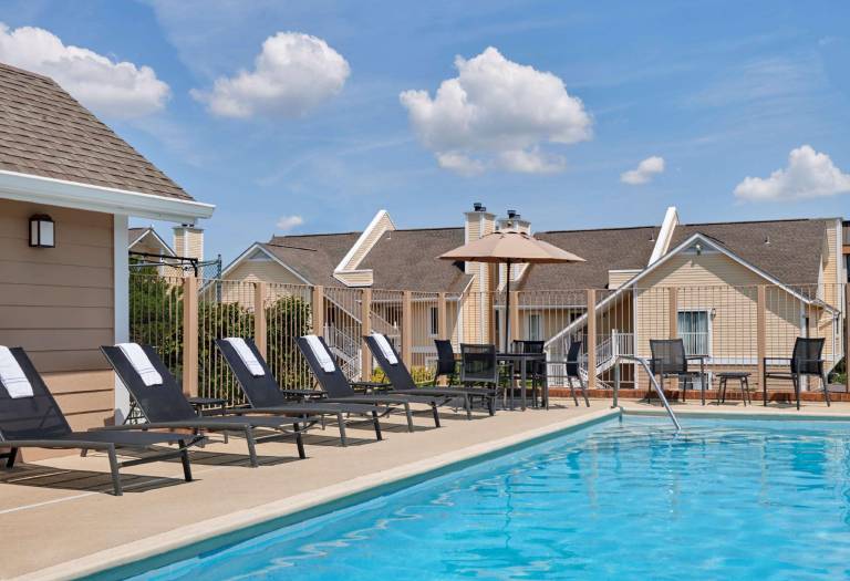 Sonesta Simply Suites Cleveland Airport in Middleburg Heights, OH