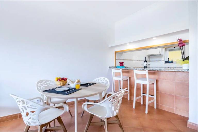 Apartment 'Casa Cláudia - Cond Do Mar' with Sea View, Shared Pool and Wi-Fi — photo 5