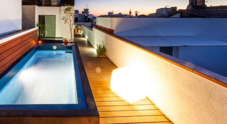 Holiday apartment with terrace, yard & pool — photo 3
