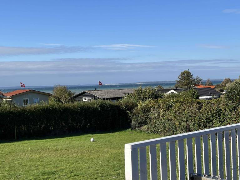 Lovely holiday home with beautiful views — photo 4