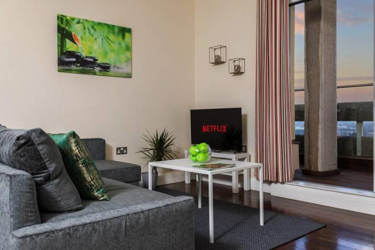 Apartment with terrace | Suitable for remote work in Ashford