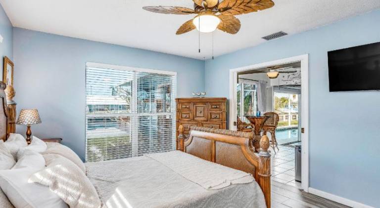 House with pool | Pets are welcome — photo 2
