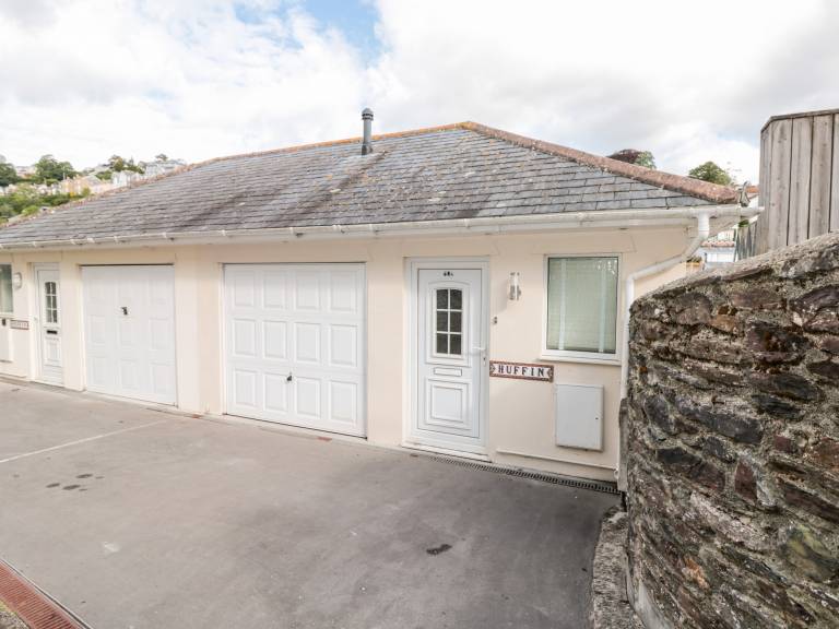 Cottage with 2 rooms for 4 persons — photo 2