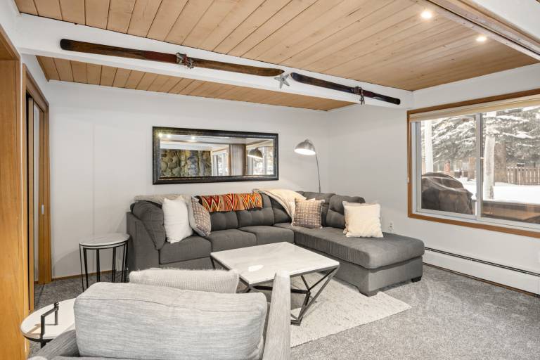 Condo with private pool & patio — photo 3