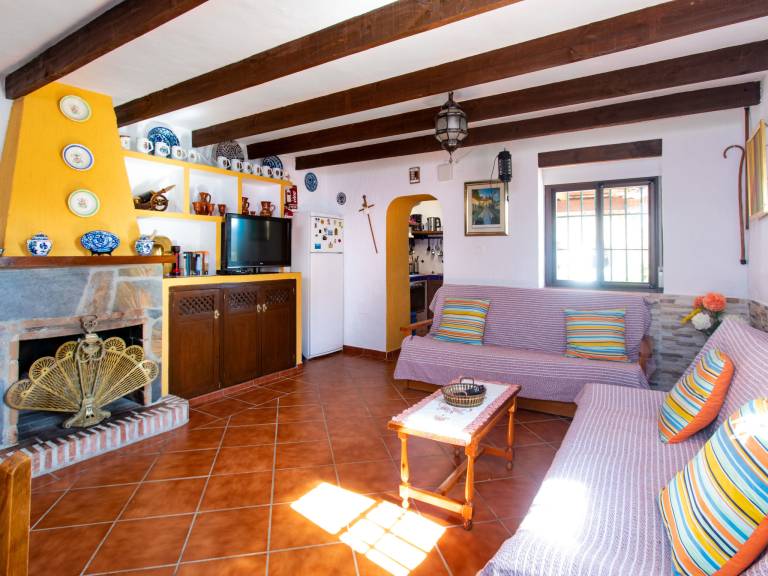Fully equipped pleasant house with yard, patio & private pool | Mountain view | Pets are welcome — photo 4