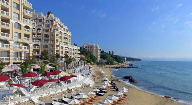 Nice holiday apartment with pool, patio & hot tub | Beach nearby | Suitable for remote work | Pet-friendly — photo 5