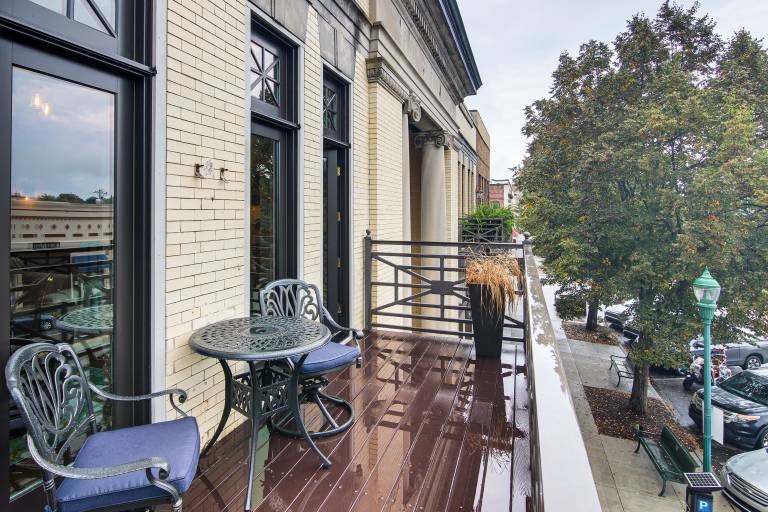 Modern Dtwn Condo w/ Balcony in Hendersonville — photo 2