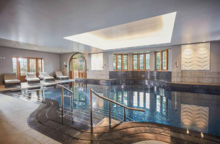 Child-friendly pleasant house with jacuzzi, garden & pool | Pets are welcome — photo 3