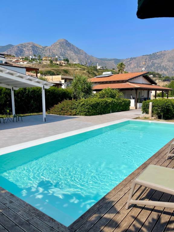 "Villa Spiaggia Plaja" with Sea View, Private Terraces & Private Pool — photo 2