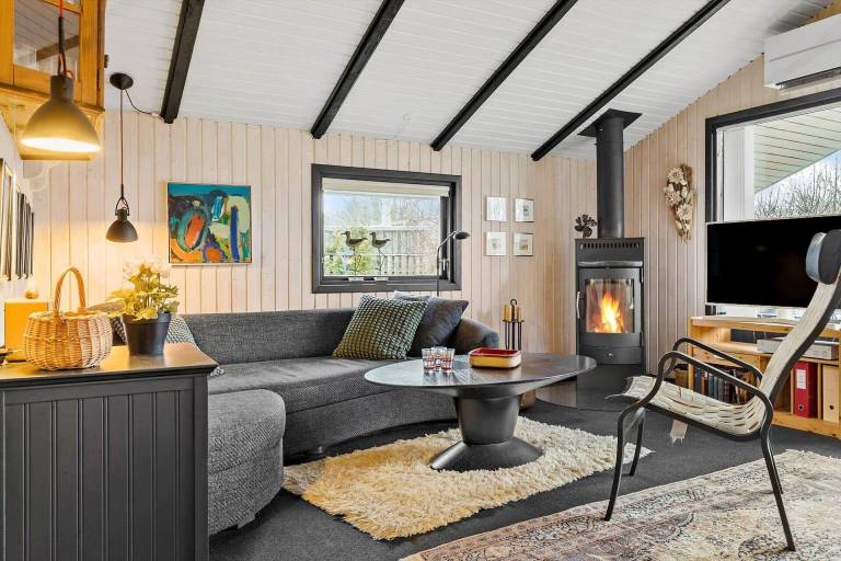 Beautiful house with barbecue & patio | Pets allowed — photo 2