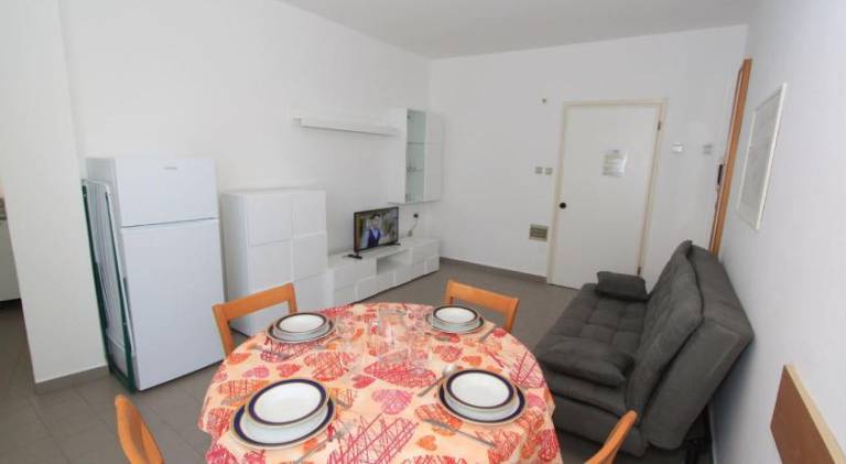 Rental apartment with 2 rooms for 5 persons — photo 2