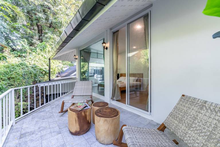 Family-oriented villa with garden, grill & pool | Near Chiang Mai Night Bazaar | Perfect for remote work | Pet-friendly — photo 4