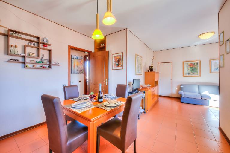 Holiday apartment with patio | Lake view — photo 3