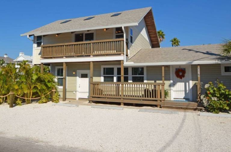 House  Saint Pete Beach
