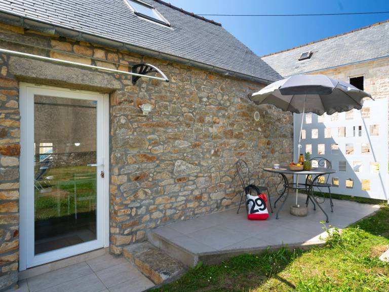 Vacation home with patio & garden | Pets are welcome — photo 2