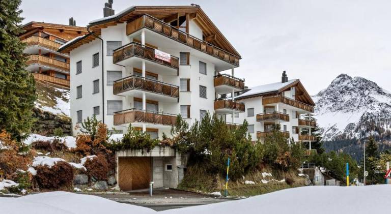 Holiday apartment with 3 rooms for 6 persons in Arosa