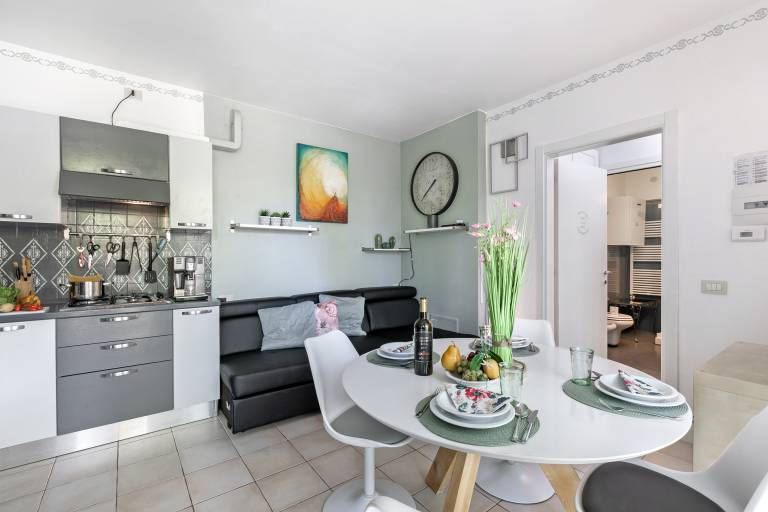 Family-oriented holiday apartment with BBQ, yard & patio | Mountain view | Close to the beach | Pets are welcome — photo 5
