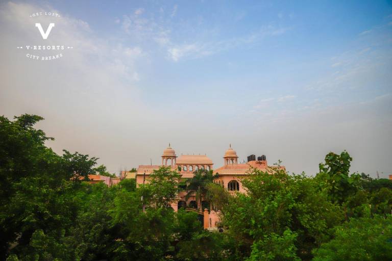 Hotel Kiran Vilas Palace in Agra