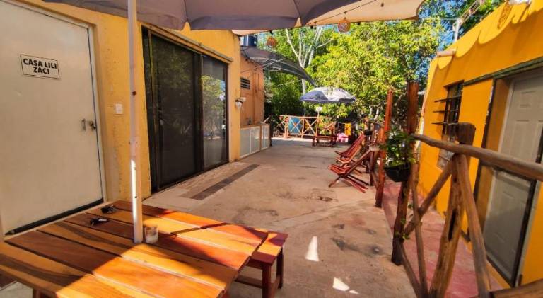 CASA LILI LUXURY VALLADOLID "Fast Wifi, Hot Water, Kitchen & TV" in Valladolid