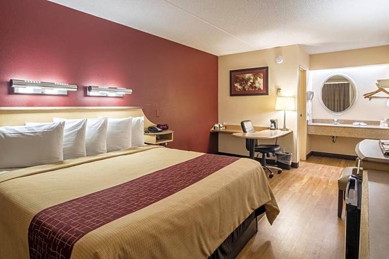Red Oak Inn Detroit Metro Airport - Belleville — photo 2