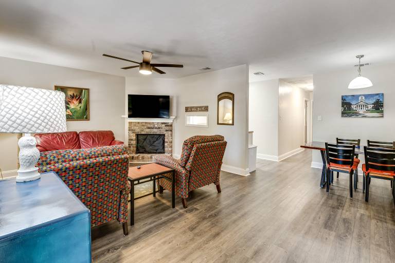 Charming Tallahassee Townhouse  3 Mi to FSU! — photo 5