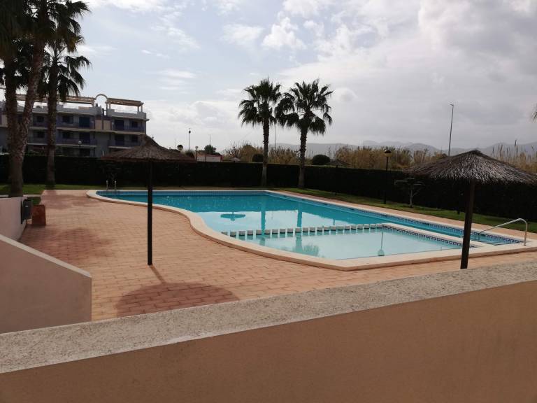 Rental apartment with patio, garden & pool | Close to the beach | Pets allowed in València