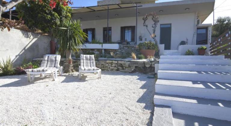 Vacation home with yard & patio | Dogs allowed — photo 3