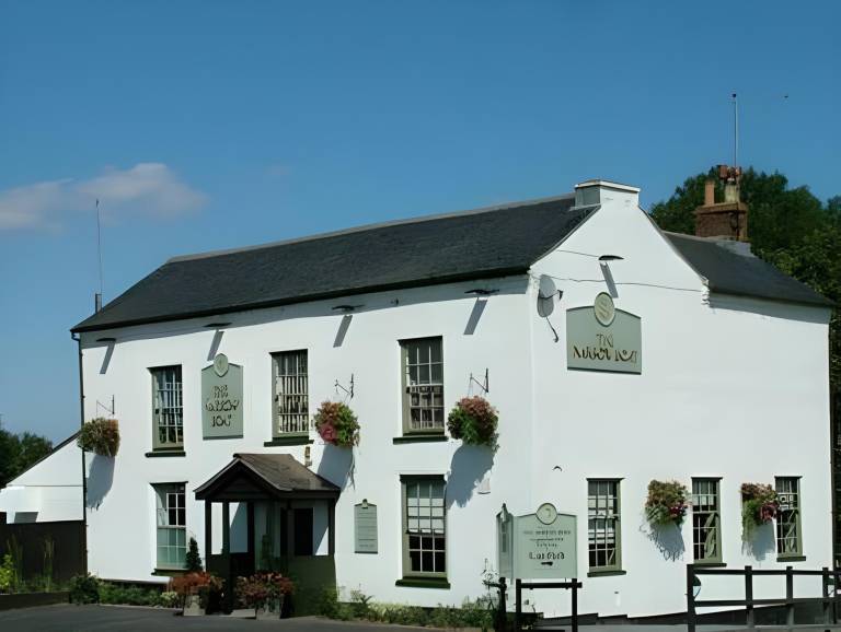 The Narrowboat Inn at Weedon in Northampton