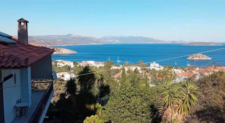 Ample vacation home with patio, BBQ & garden | Good for workation | Pet-friendly in Nafplio