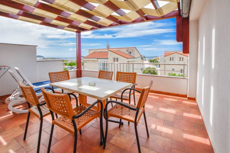 Holiday apartment with barbeque & pool | Sea view | Close to the beach | Pets allowed in Biograd na Moru