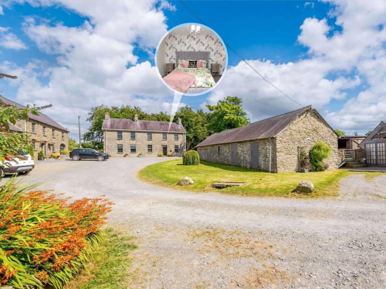 Beautiful cottage with grill, hot tub & yard | Pet-friendly in Carmarthen