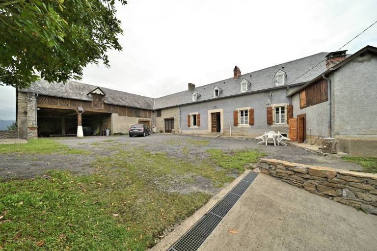 Vacation home with garden, barbeque & patio | Mountain view in Tarbes