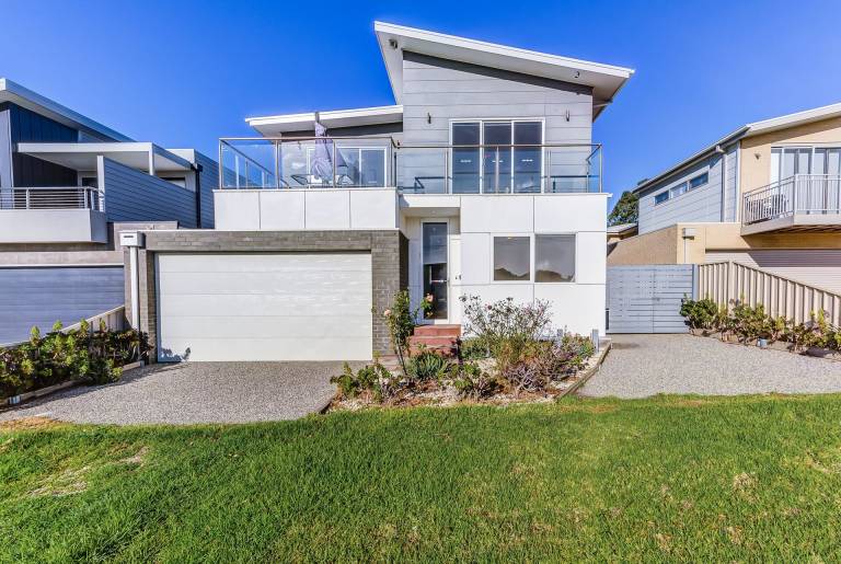 House  Indented Head