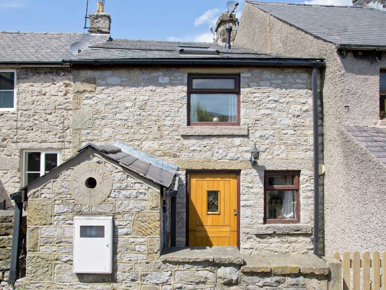 Cottage with garden | River view — photo 2