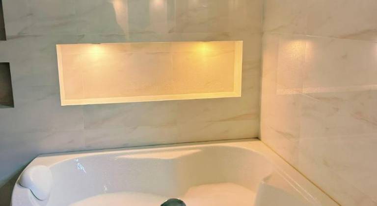 Beautiful villa with pool & hot tub | Pets allowed — photo 5