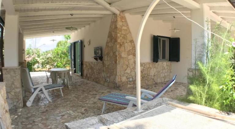 Vacation home with pool — photo 5